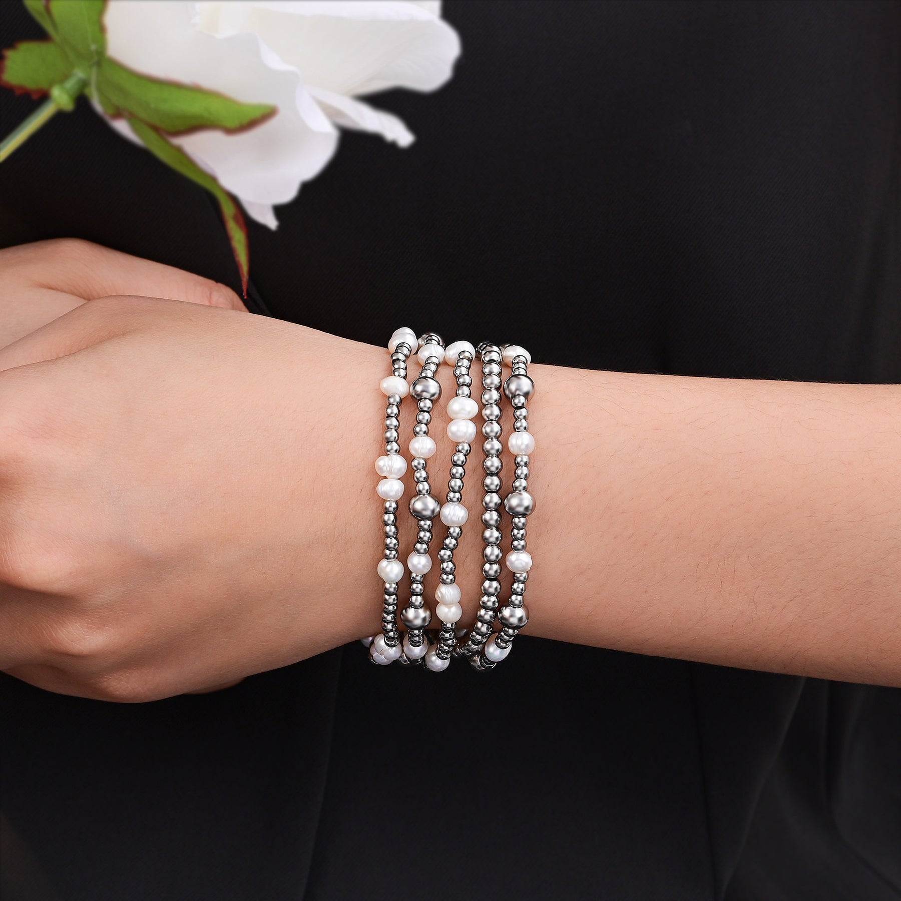 Conjunto de pulseras de perlas brillantes